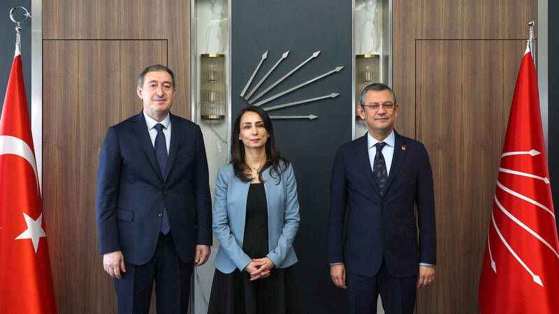 DEM Parti, Özgür Özel'i ziyaret etti
